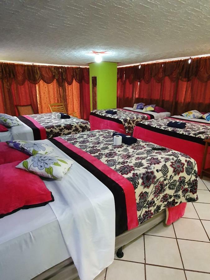 Hotel Kasa Kamelot 2 Кесальтенанго Экстерьер фото